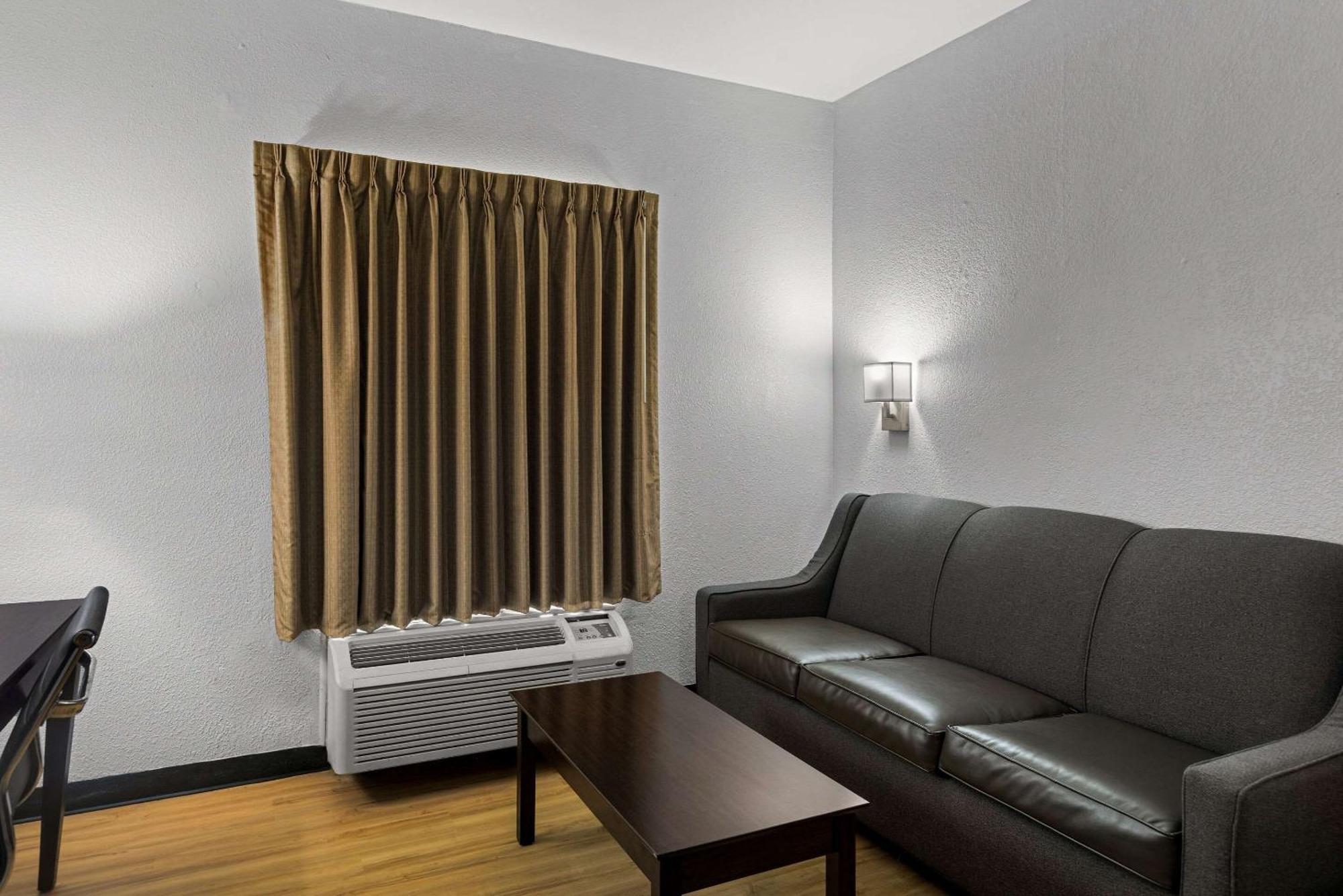 Clarion Pointe Hinesville Near Fort Stewart エクステリア 写真